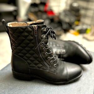 White Mountain Dashing Combat boot. Size 10